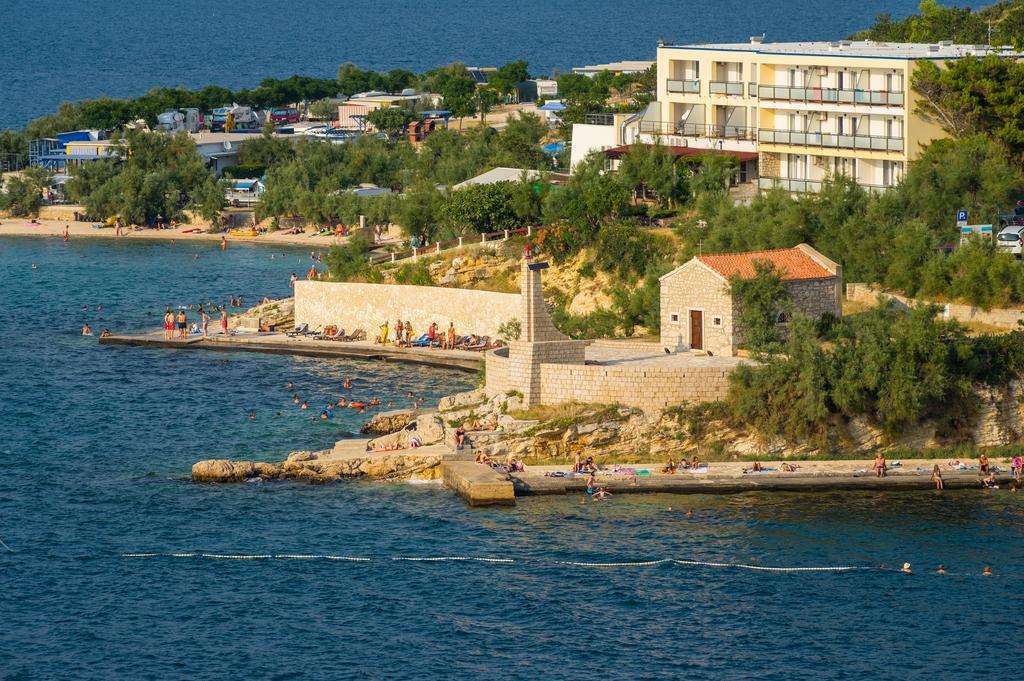 Aparthotel Castrum Novum Novigrad Istria Extérieur photo