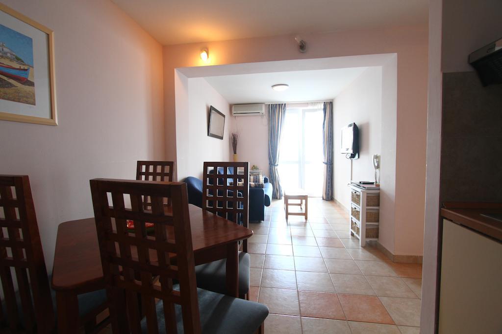 Aparthotel Castrum Novum Novigrad Istria Chambre photo